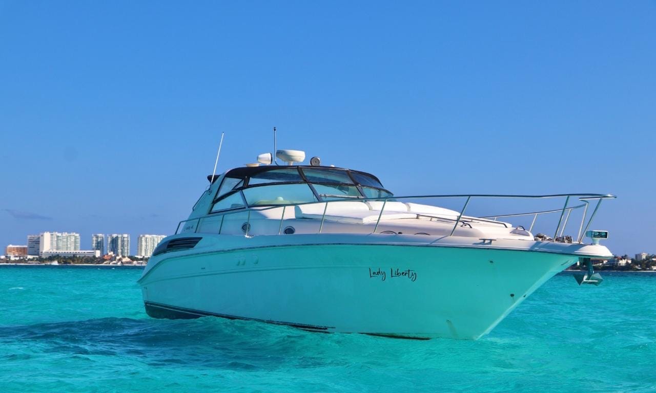 Renta de yate Lady Liberty de 46 pies en Cancún