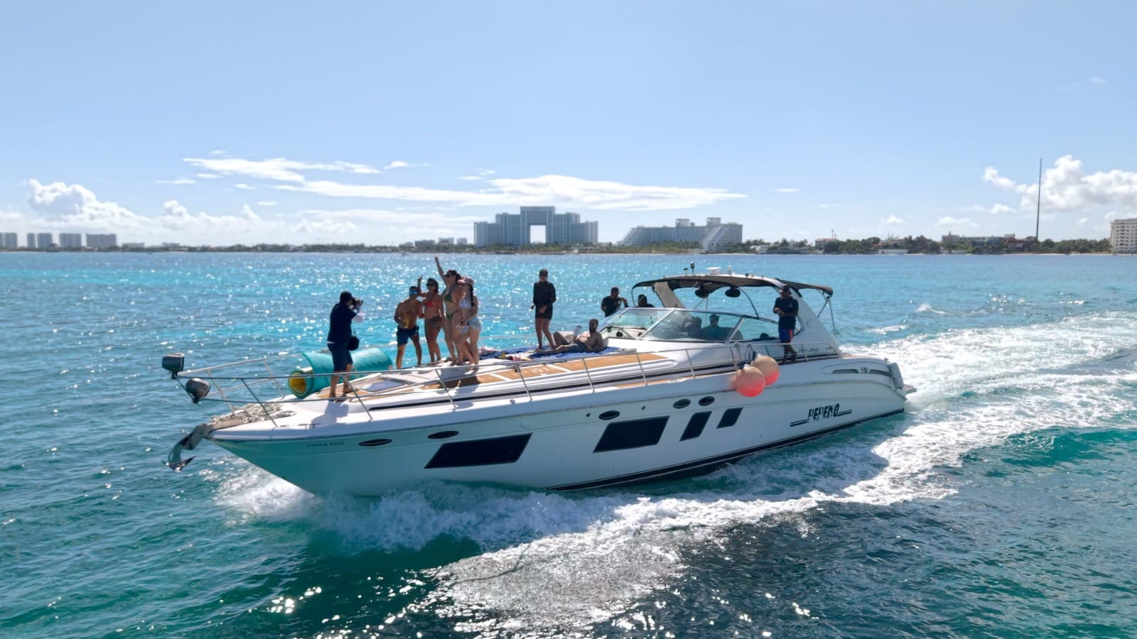 Renta de yate Pepeno de 60 pies en Cancún