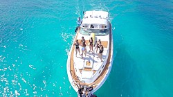 Interiores de Yate Mayan Travel Tours Renta de Yates en Cancun Excursiones en Yate Paseos en Barco Alquiler de Embarcaciones de Lujo Viajes en Yate Tours Marítimos en Cancun Yates Privados en Cancun Charters de Yates Alquiler de Barcos Flota de Yates Experiencias en Yate de Mayan Travel Tours Navegación de Lujo Tours Personalizados en Yate Aventuras Acuáticas en Cancun Yates de Lujo en Cancun Tours de Pesca en Yate Viajes de Snorkel en Yate Eventos Especiales en Yate Bodas en Yate Celebraciones en Barco Almuerzos y Cenas en Yate Tarifas de Alquiler de Yates Reserva de Yates Tarifas y Disponibilidad de Embarcaciones Fotos de Yates de Mayan Travel Tours Yate de Lujo con Tripulación Viajes Turísticos en Barco Opiniones de Clientes de Mayan Travel Tours Reseñas de Excursiones en Yate Sillon de barco, Baño de yate