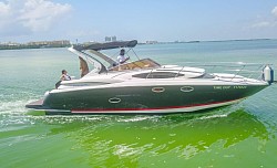 renta de yate con cama y sala