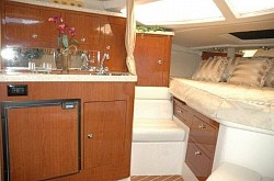 TIME OUT cama de yate, Interiores de Yate Mayan Travel Tours Renta de Yates en Cancun Excursiones en Yate Paseos en Barco Alquiler de Embarcaciones de Lujo Viajes en Yate Tours Marítimos en Cancun Yates Privados en Cancun Charters de Yates Alquiler de Barcos Flota de Yates Experiencias en Yate de Mayan Travel Tours Navegación de Lujo Tours Personalizados en Yate Aventuras Acuáticas en Cancun Yates de Lujo en Cancun Tours de Pesca en Yate Viajes de Snorkel en Yate Eventos Especiales en Yate Bodas en Yate Celebraciones en Barco Almuerzos y Cenas en Yate Tarifas de Alquiler de Yates Reserva de Yates Tarifas y Disponibilidad de Embarcaciones Fotos de Yates de Mayan Travel Tours Yate de Lujo con Tripulación Viajes Turísticos en Barco Opiniones de Clientes de Mayan Travel Tours Reseñas de Excursiones en Yate Sillon de barco, Baño de yate