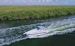 Blue eyes yate yacht 34 pies 8 pax