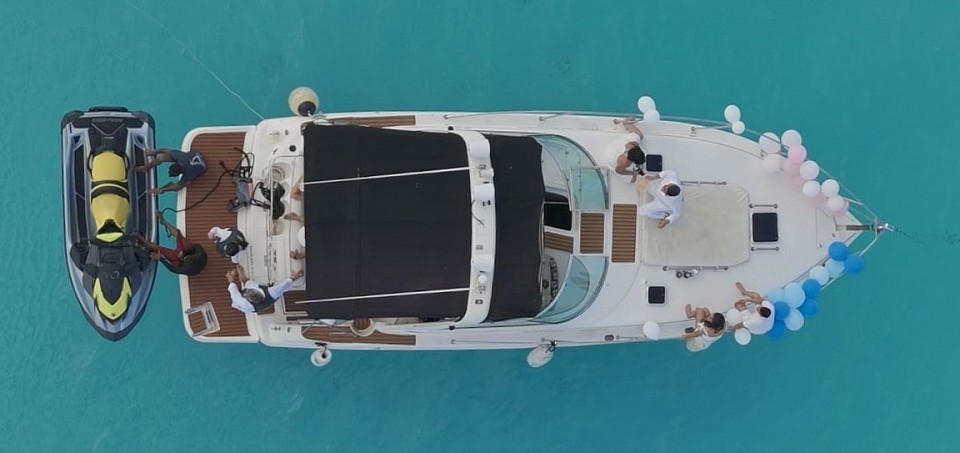 YATE MY WAY RINKER YACHT 45 FT PIES 46 FT PIES FOOT 12 PAX 10 PAX WAVE RUNNER MOTO ACUÁTICA