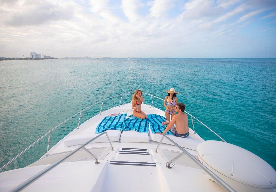 Hercules  yate 15 pax 46 pies cancun yacht 15 passengers 46 45 ft foot cancun quintana roo zona hotelera