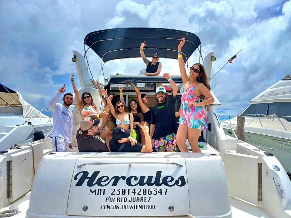 Hercules  yate 15 pax 46 pies cancun yacht 15 passengers 46 45 ft foot cancun quintana roo zona hotelera