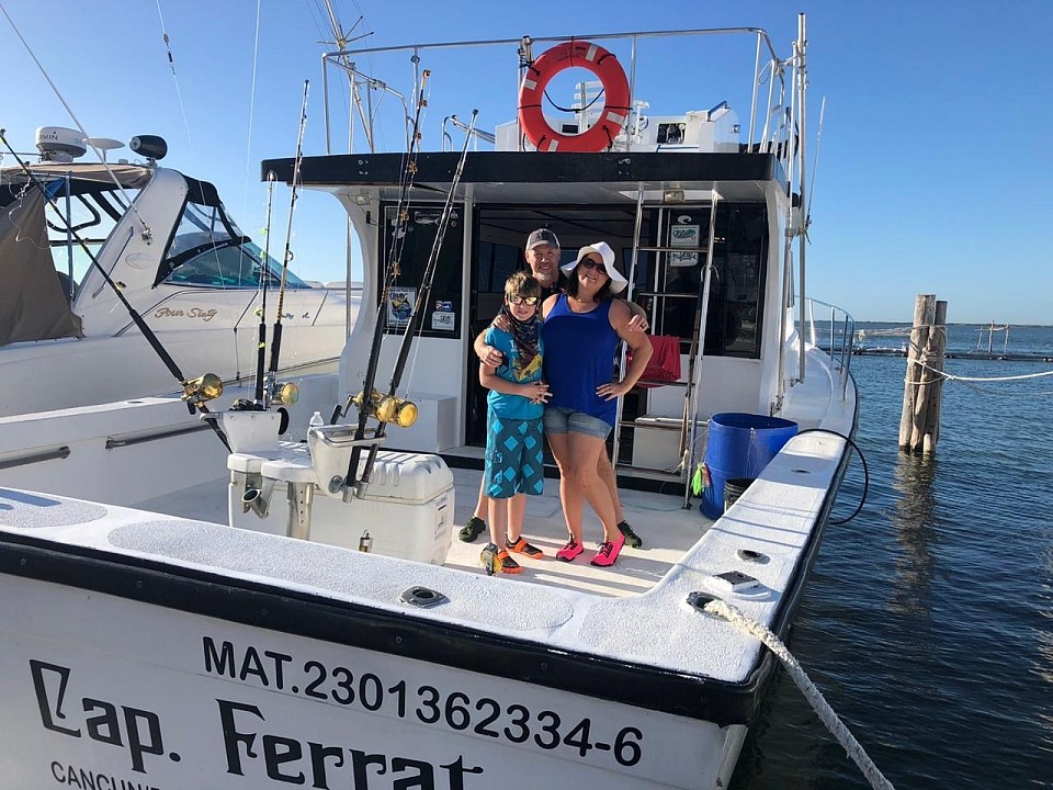 YATE DE PESCA FISHING BOAT 48 ft foot pies 14 pax passengers invitados pasajeros barato cheap all included all inclusive cancun quintana roo zona hotelera
