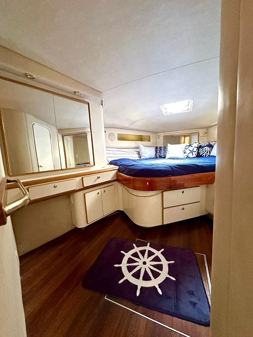 Life is now yate de 50 pies para 17 pax invitados pasajeros. Life is now yacht of 50 ft foot for 17 pax passengers