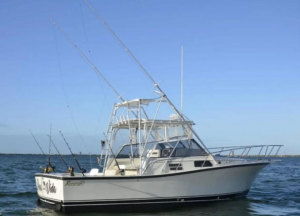 PURA VIDA YATE BARCO DE PESCA FISHING BOAT 36 34 ft foot pies 8 pax passengers invitados pasajeros todo incluido all inclusive